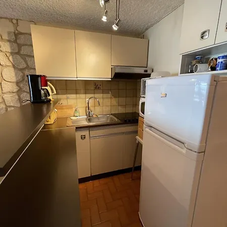 Agreable Avec Balcon Se, Proximite Pistes Et Commerces, 2e Etage, Animaux Acceptes - Fr-1-787-27 דירה